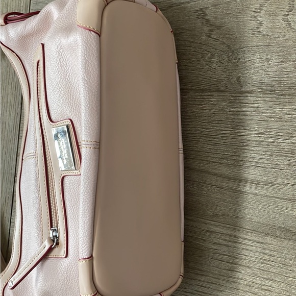 Tignanello pebbled leather handbag/shoulder bag. - Picture 4 of 7